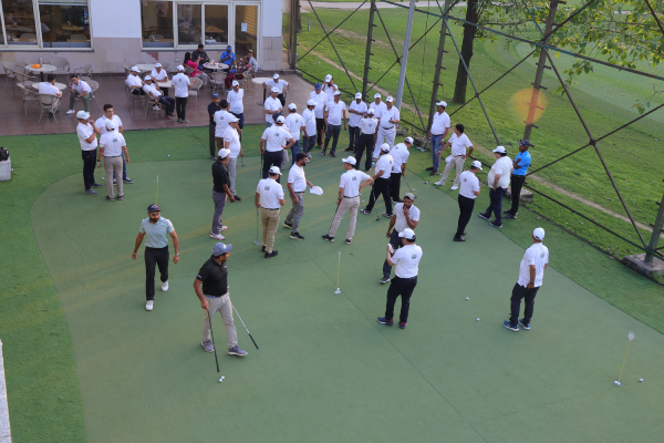 Golf event moment